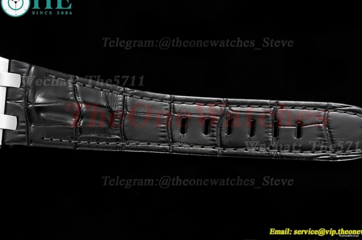 Num LE Royal Grey Oak Offshore RSF SS Mod A3126 42mm 0424